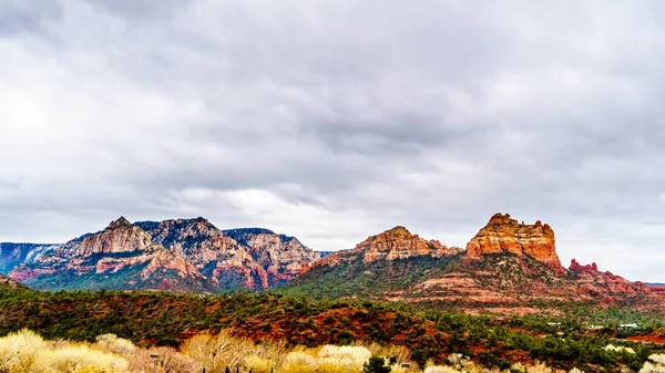 Rain Clouds Hanging Red Rocks Oak Creek Canyon Viewed Downtown — Stock Photo, Image