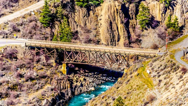 Widok Most Nad Turkusową Wodą Rzeki Bridge Północ Miasta Lillooet — Zdjęcie stockowe