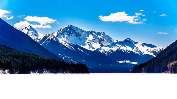 Frozen Duffey Lake Snow Capped Peaks Lake Mount Rohr South — Stock Photo, Image