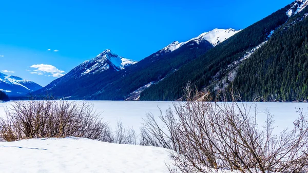 Frozen Duffey Lake Cime Innevate Intorno Lago Mount Rohr All — Foto Stock