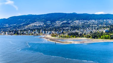 Kuzey Vancouver ve Batı Vancouver Burrard Inlet karşısında, Vancouver liman girişi Vancouver Stanley Park Prospect Point görüntülenen