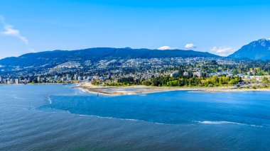 Kuzey Vancouver ve Batı Vancouver Burrard Inlet karşısında, Vancouver liman girişi Vancouver Stanley Park Prospect Point görüntülenen