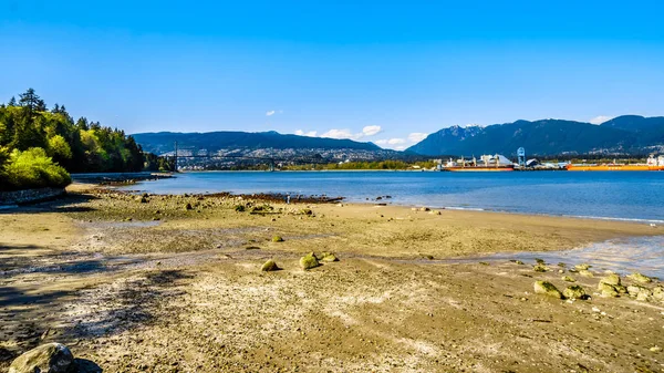 Vancouver Kanada Duben 2019 Výhled Severní Břeh Přístavu Vancouveru Mostem — Stock fotografie