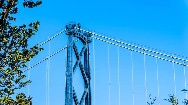 Partie Supérieure Une Des Tours Acier Rivetées Pont Lions Gate — Photo