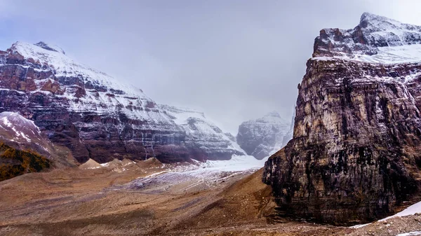 View Peaks Rocky Mountains Plain Six Glaciers Victoria Glacier Viewed — Stock Photo, Image