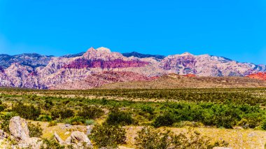 Las Vegas, Nevada, ABD yakınlarındaki Red Rock Canyon Ulusal Koruma alanı bölgesindeki kırmızı Sandstone Dağları 'nın görünümü
