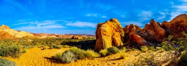Nevada, ABD Fire State Park Vadisi'nde Rainbow Vista Trail Sunrise Renkli Kumtaşı Dağları üzerinde Sunrise Panorama