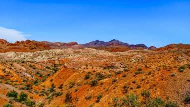 Lake Mead Ulusal Rekreasyon Alanı Northshore Road Sr167 boyunca Sağlam ve Renkli Dağlar Nevada Boulder City ve Overton arasında yarı çöl manzara ile çalışır, ABD