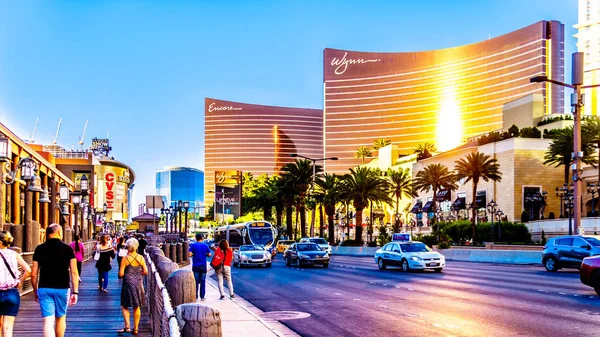 Las Vegas Nevada Usa June 2019 Late Afternoon Sun Reflecting — Zdjęcie stockowe