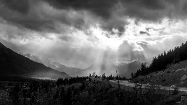 Black and White Photo of Bad Weather over Highway 1 near the town of Banff in Banff National Park, Alberta in the Canadian Rockies — Stock Image Black White Photo Bad Weather Highway Town Banff Banff National Stock Image