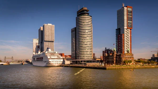 Rotterdam Países Bajos Septiembre 2018 Edificios Arquitectónicos Modernos Gran Altura — Foto de Stock