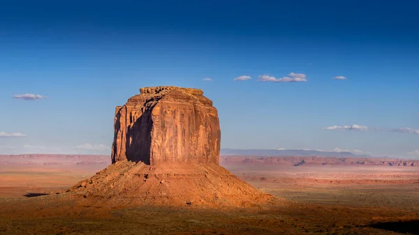 Imponentes Formações Arenito Vermelho Merrick Butte Monument Valley Navajo Tribal — Fotografia de Stock