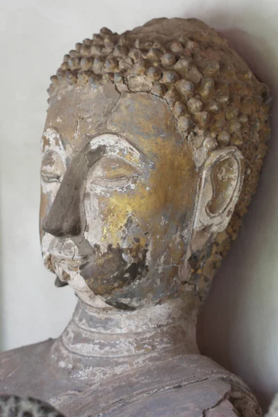Förstörda Gamla Sätet Sitter Buddhastaty Vid Sukkothai Thailand Buddha Huvud — Stockfoto