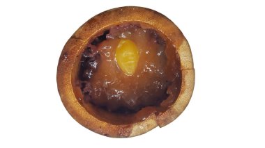 ahşap bambu Kupası tencerede izole beyaz arka plan, doğa paketleme tarzı, buhar pirinç ve yapışkan pirinç tatlı yemek pişirmek için kömür sepet yapışkan pirinç