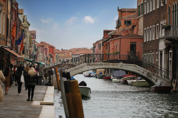 Edifício Colorido Histórico Burano Marco Atraente Veneza Itália Caminhada Lado — Fotografia de Stock