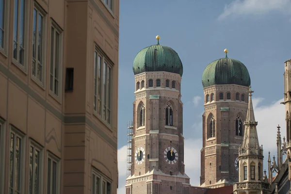 Ambas Cúpulas Cebola Catedral Gótica Igreja Paroquial Cidade Conhecida Como — Fotografia de Stock