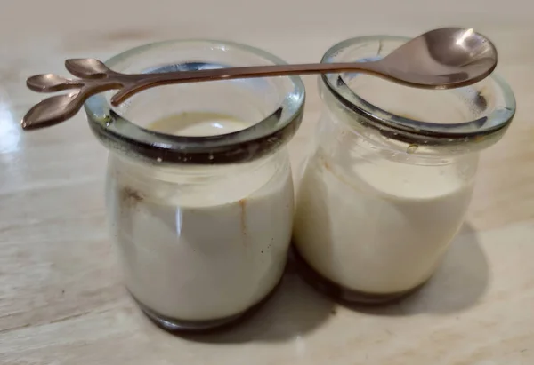 Iogurte Grego Frascos Vidro Produtos Lácteos Sem Açúcar Tofu Líquido — Fotografia de Stock