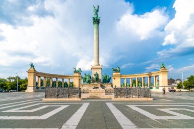 Budapeşte, Macaristan 'daki Kahramanlar Meydanı
