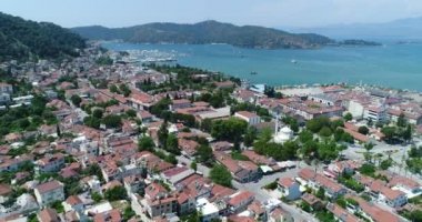 Fethiye şehrin havadan görünümü. Türkiye, 4k.