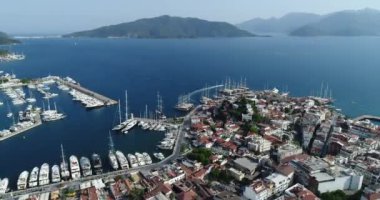 Havadan görünümü. Marmaris - Türkiye'de, 4k resort şehrin eski kısmı.
