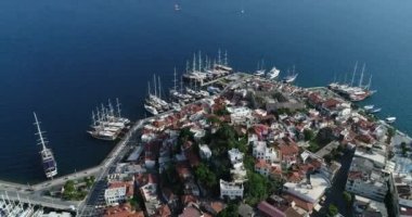 Havadan görünümü. Marmaris - Türkiye'de, 4k resort şehrin eski kısmı.