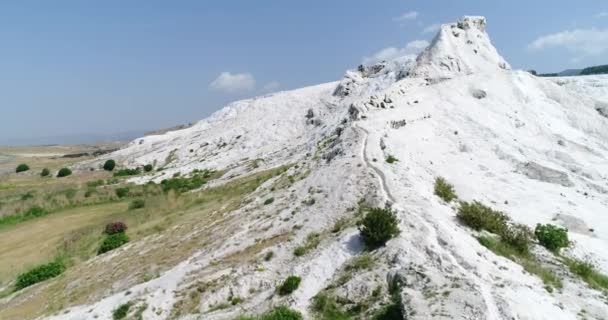 Hava Pamukkale Ünlü Pırıl Pırıl Beyaz Kalsit Travertenleri Uçurumdaki Türkiye — Stok video