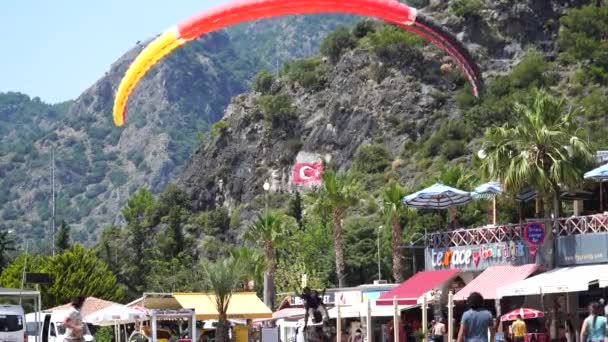 Pilote Parapente Atterrissant Sur Front Mer Ville Oludeniz Turquie Oludeniz — Video