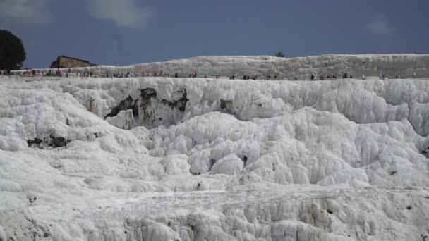 Terraços Pamukkale Castelo Algodão Cliff Cálcio Brilhantemente Branco Turquia — Vídeo de Stock