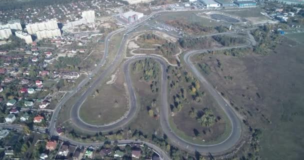 Disparo Aéreo Drone Voando Sobre Pista Corrida Carro Durante Corrida — Vídeo de Stock