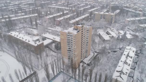 Vista Aérea Dron Vuela Por Encima Típica Zona Residencial Europa — Vídeo de stock