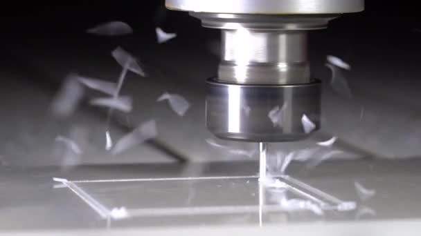 Zpomaleně Frézovací Stroj Vyrábí Plastové Součásti Proces Frézování — Stock video