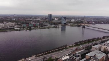 Havadan panorama. Riga üzerinde Drone, Letonya.