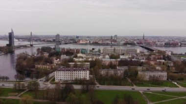 Havadan panorama. Riga üzerinde Drone, Letonya.