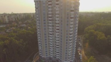 Havadan görünüm. Modern konut bloklarıdrone çekim. Kiev, Ukrayna. 4k.