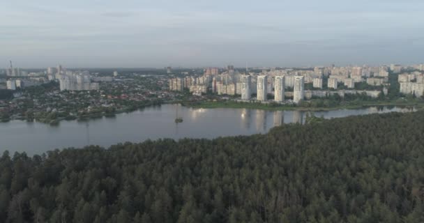 Vista Aérea Puesta Sol Pintoresco Límite Ciudad Kiev Ucrania — Vídeo de stock