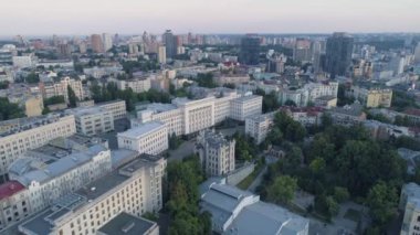Hava. Başkanlık yönetim binası veya başkanlık ofisi. Kiev, Ukrayna. 4k