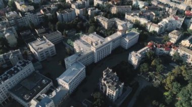 Hava. Başkanlık yönetim binası veya başkanlık ofisi. Kiev, Ukrayna. 4k