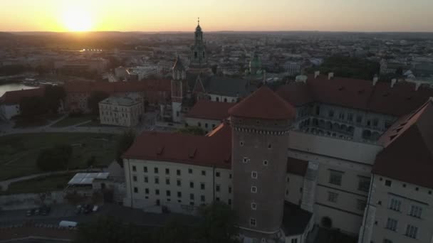 Vista Aérea Castelo Wawel Centro Histórico Cracóvia Polônia Pôr Sol — Vídeo de Stock