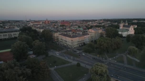 Vista Aérea Ciudad Cracovia Polonia Zona Residencial Centro Ciudad Puesta — Vídeos de Stock