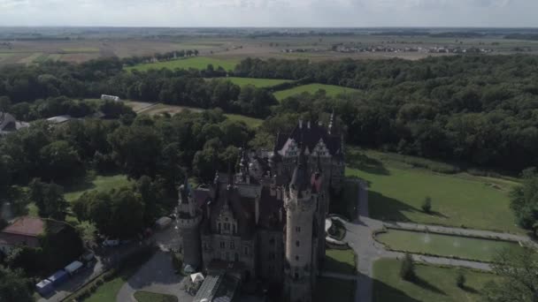 Εναέρια Θέα Του Όμορφου Και Παραμυθιού Κάστρου Στο Moszna Πολωνία — Αρχείο Βίντεο