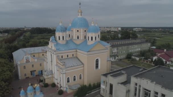 Luchtbeelden Orthadox Blauwe Koepelkerk Stad Chervonograd — Stockvideo