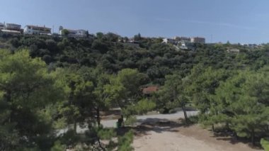 Afitos 'un hava manzarası - Kassandra, Halkidiki' deki geleneksel köy. Yunanistan. 