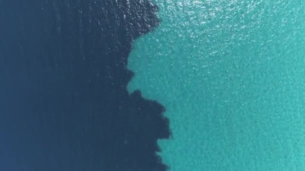 Vista Dall Alto Verso Basso Tranquillo Sfondo Blu Acqua Mare — Video Stock