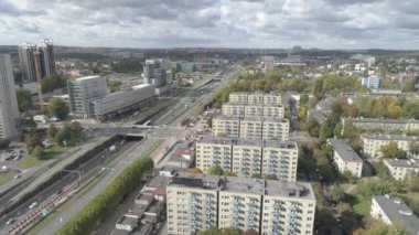 Katowice şehir merkezi ve yerleşim bölgesi, Polonya. 4k