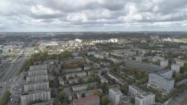 波兰卡托维茨市中心和住宅区的空中景观 — 图库视频影像