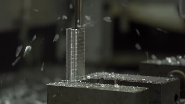 Cnc Fræsemaskine Producerer Detaljer Fra Aluminium – Stock-video