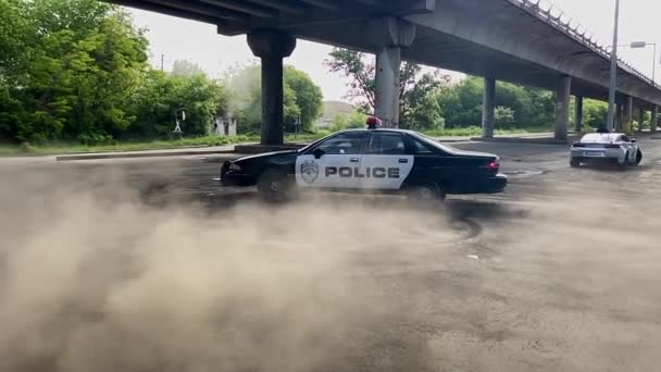 Superzeitlupe Amerikanisches Polizeiauto Beim Driften 240 Fps — Stockvideo