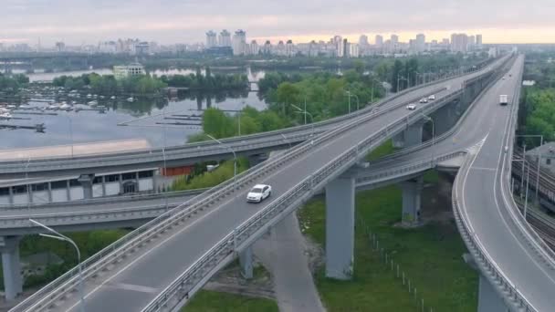 Letecký Pohled Křižovatku Městských Silnicích Kyjev Ukrajina — Stock video
