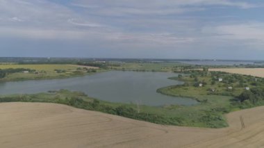Resimli buğday tarlası. Hava görünümü