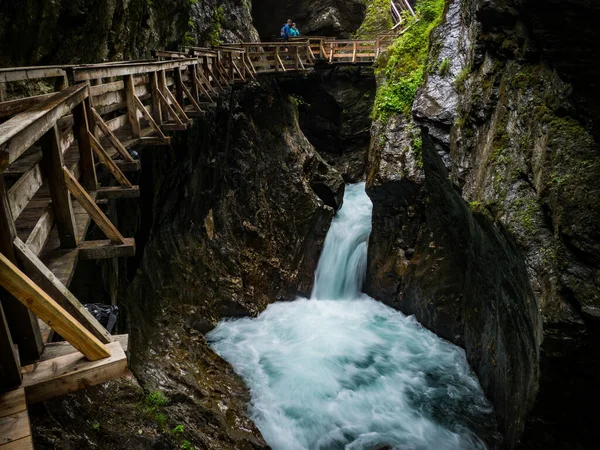 Incroyable Passe Sigmund Thun Rivière Sauvage Partout Avec Superbes Cascades — Photo